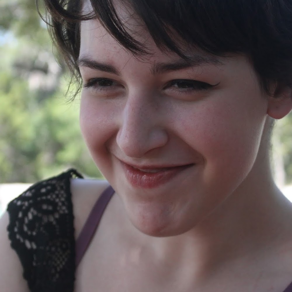 Meet your Posher, Caroline